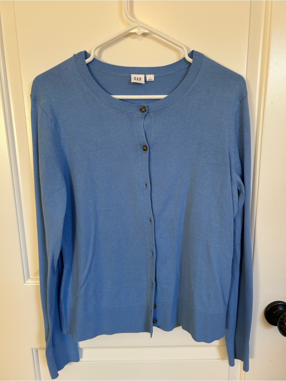 GAP Women’s Light Blue Button-Front Crewneck Cardigan. Never worn